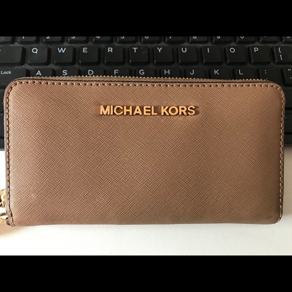 Michael Kors beige wallet